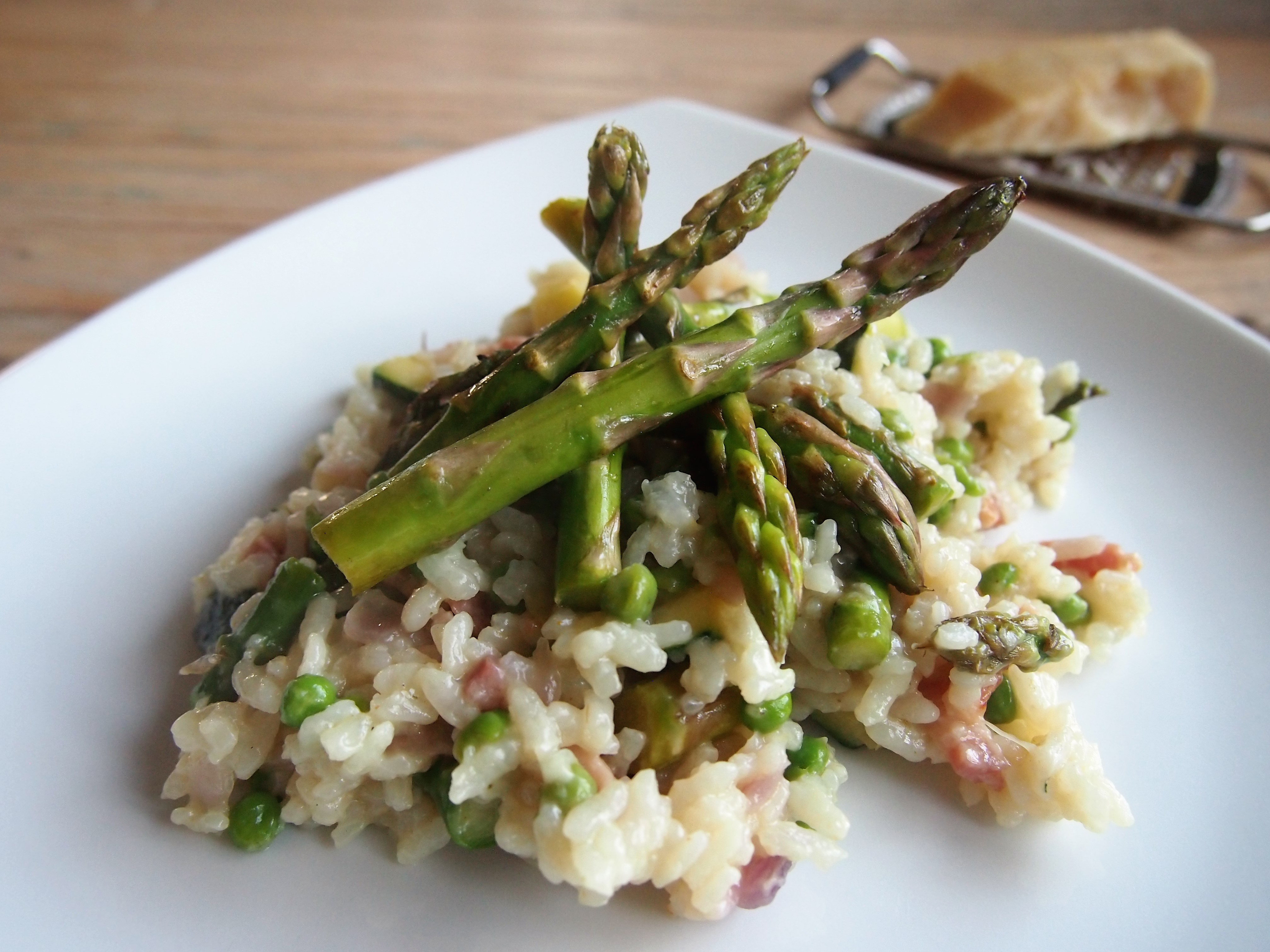 Romige risotto met groene asperges en