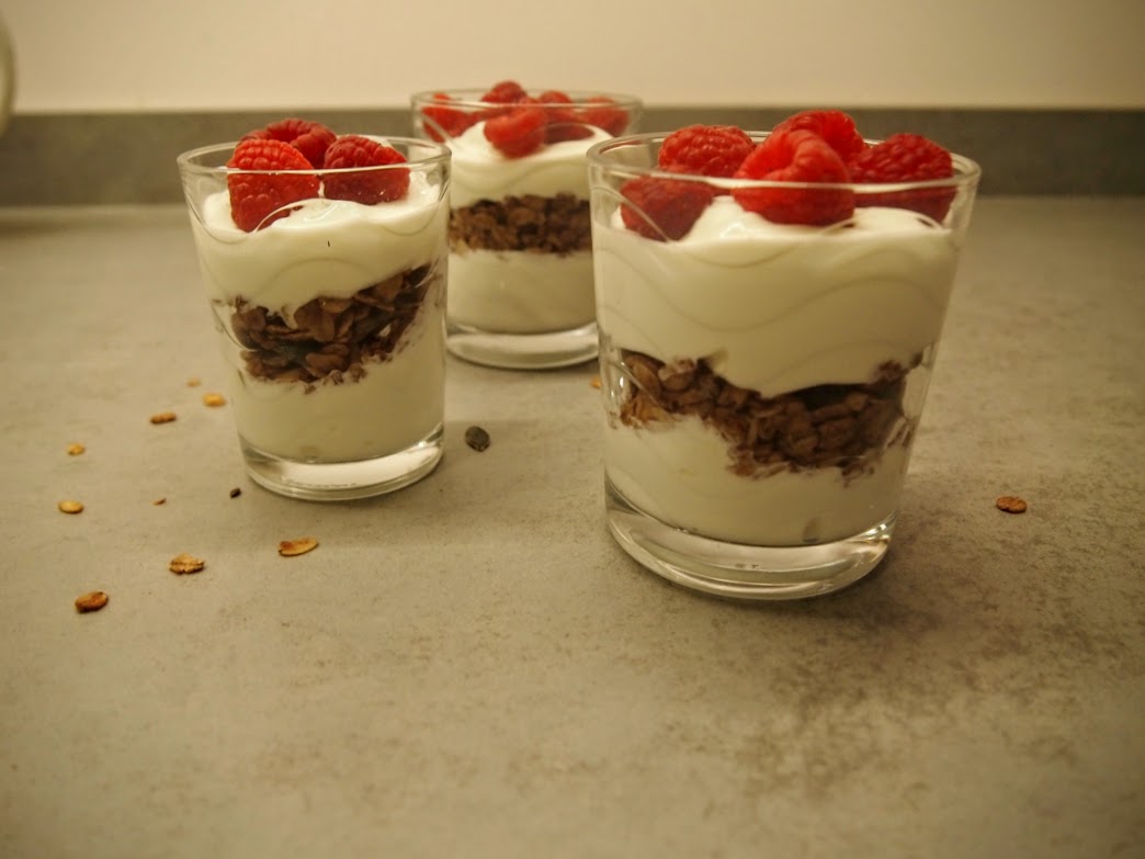 Granola tiramisu