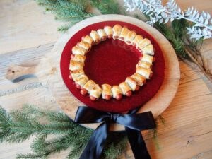 Kerstkrans van worstenbroodjes